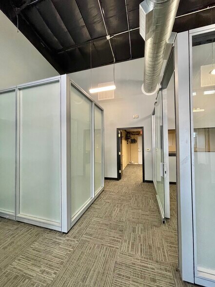 More Photos Of 500 E Plantation Dr, Clute Warehouse For Sale