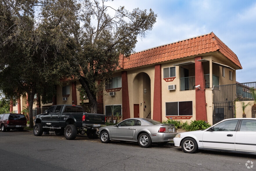 More Photos Of 420-422 S Birch St, Santa Ana Apartments For Sale