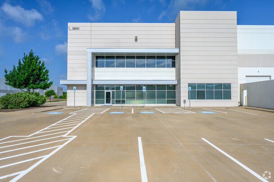 More Photos Of 3801 S 20th Ave, Dfw Airport Unknown For Lease