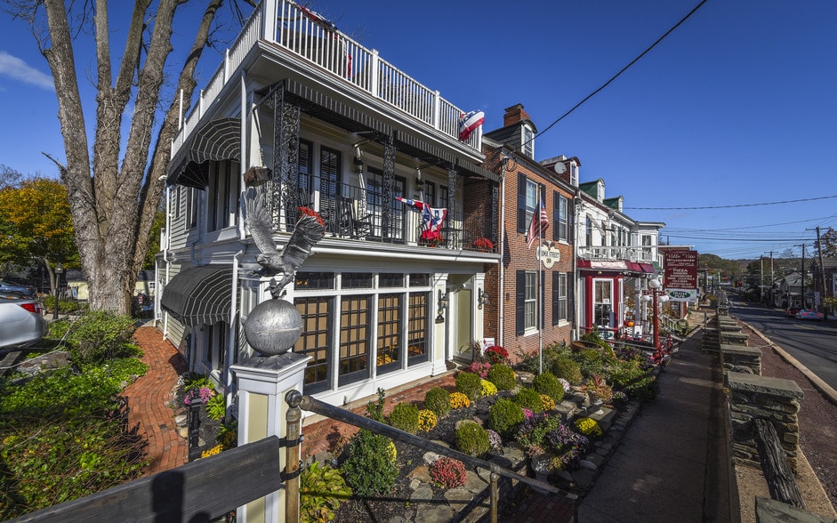 More Photos Of 8 S Main St, New Hope Storefront Retail Office For Lease