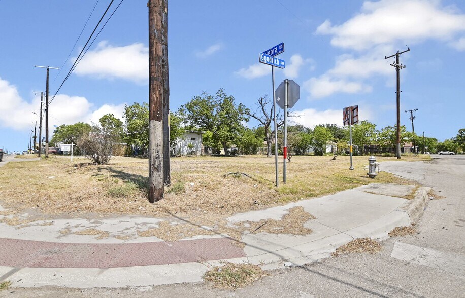 More Photos Of 1707 Culebra Road, San Antonio Land For Lease