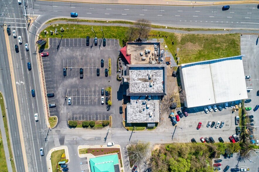 More Photos Of 2049 West St, Annapolis Freestanding For Lease