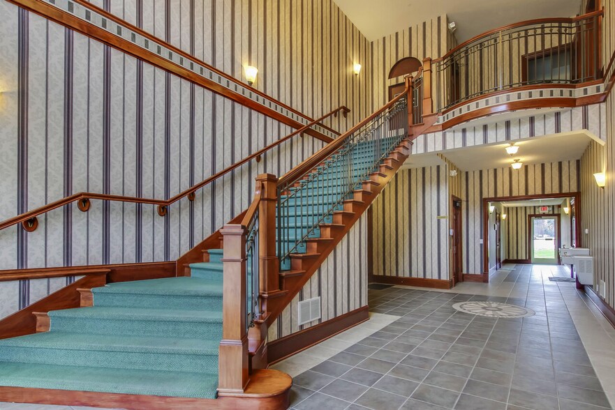 More Photos Of 12930 James St, Holland Medical For Lease