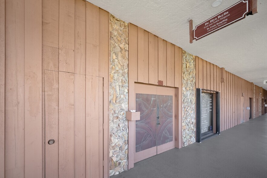 More Photos Of 7800 W Oakland Park Blvd, Sunrise Medical For Sale