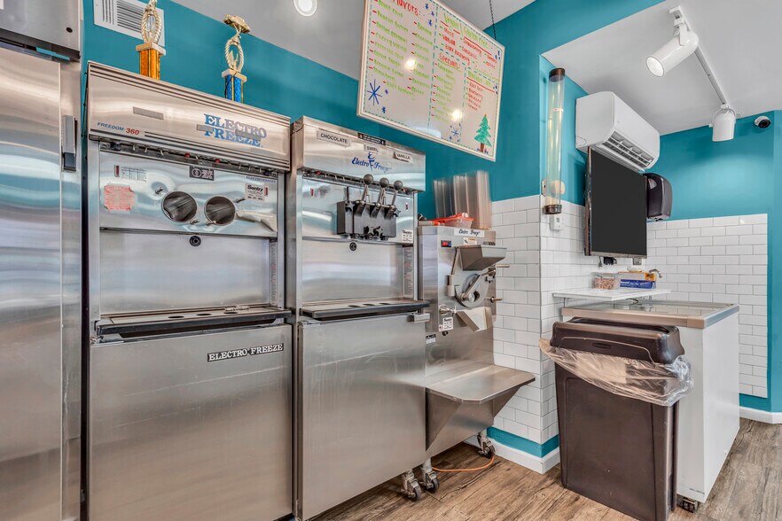 More Photos Of 59 N Main St, Manahawkin Freestanding For Sale