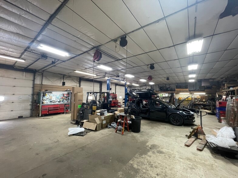 More Photos Of 1549 Gateway Blvd, West Deptford Manufacturing For Sale