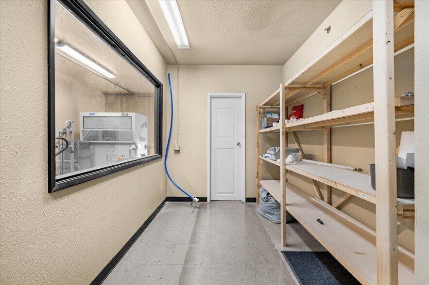 More Photos Of 5750 E Shields #102 ave, Fresno Industrial For Sale