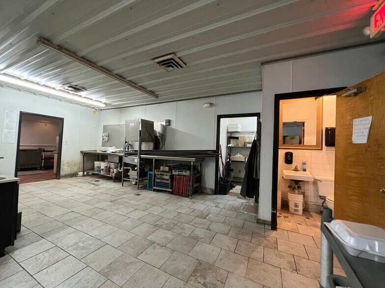 More Photos Of 15371 Highway 13 S, Hurricane Mills General Retail For Sale