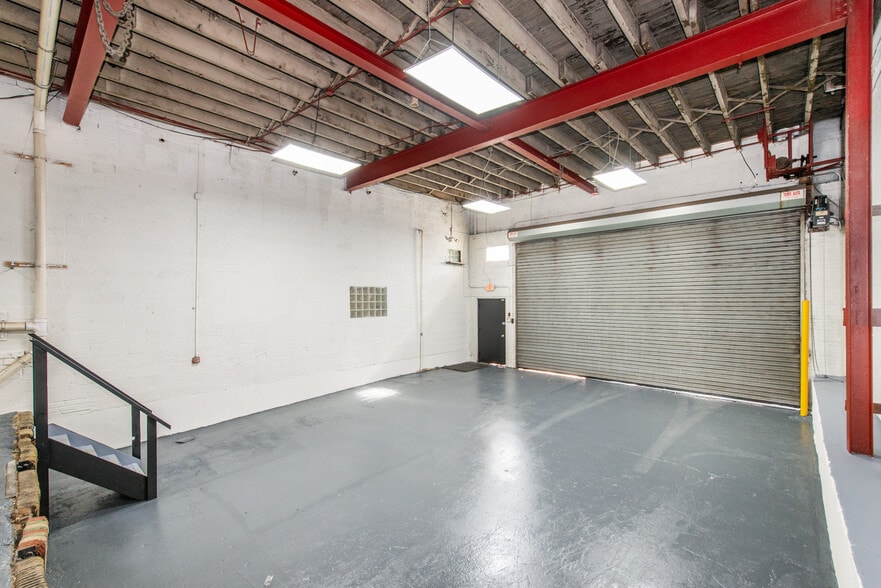 More Photos Of 124 Johnson St, Newark Warehouse For Sale