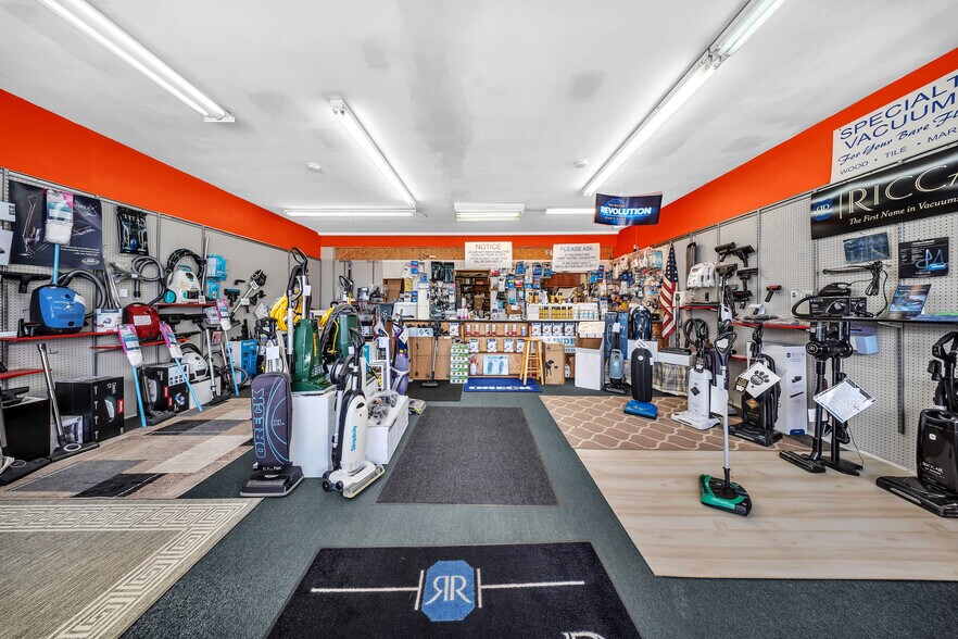 More Photos Of 18480-18484 W Dixie Hwy, North Miami Beach Unknown For Lease