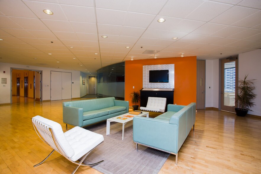 Primary Photo Of 6425 Christie Ave, Emeryville Office For Lease