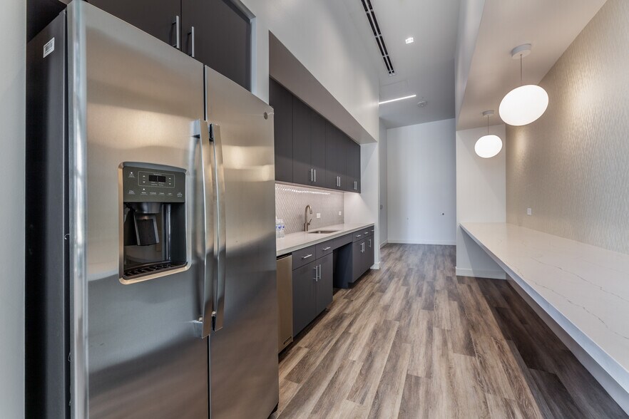 More Photos Of 8333 Douglas Ave, Dallas Office For Lease