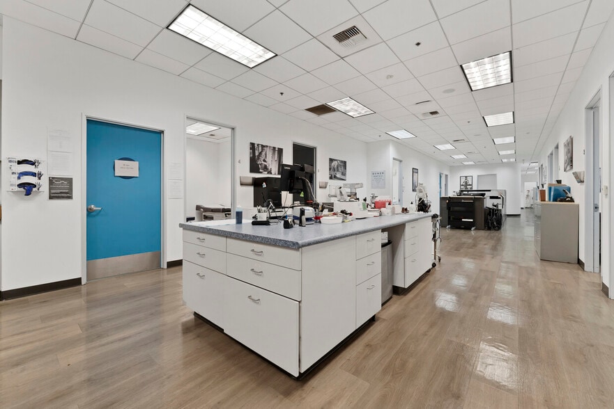 More Photos Of 17232 Red Hill Ave, Irvine Healthcare For Lease