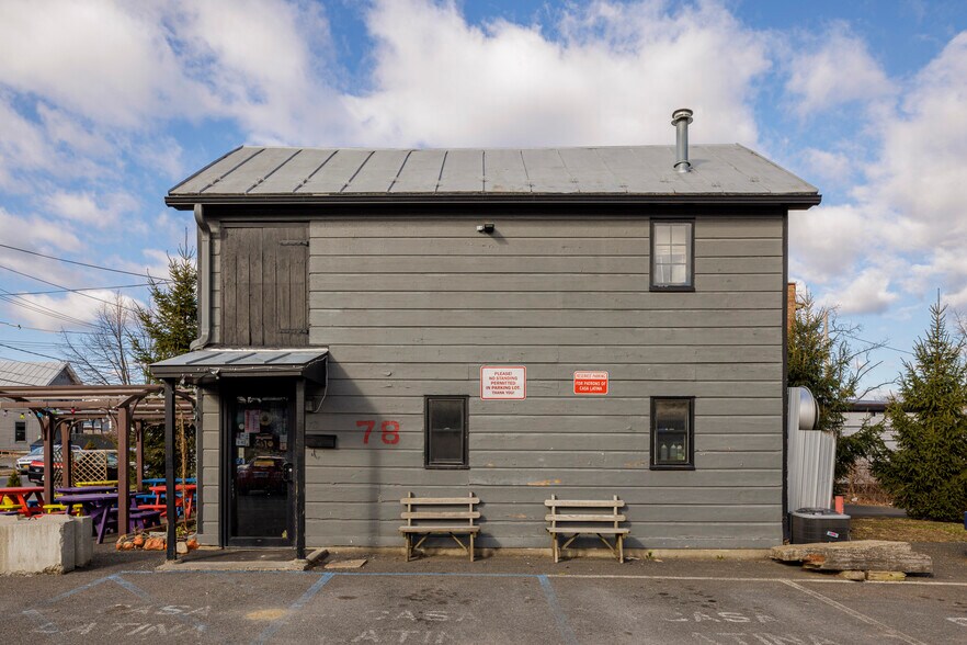 More Photos Of 78 Green St, Hudson Freestanding For Sale