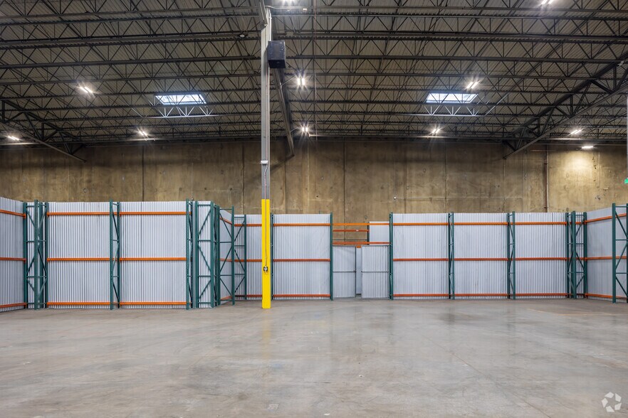 More Photos Of 2470 Airport Blvd, Aurora Distribution For Lease
