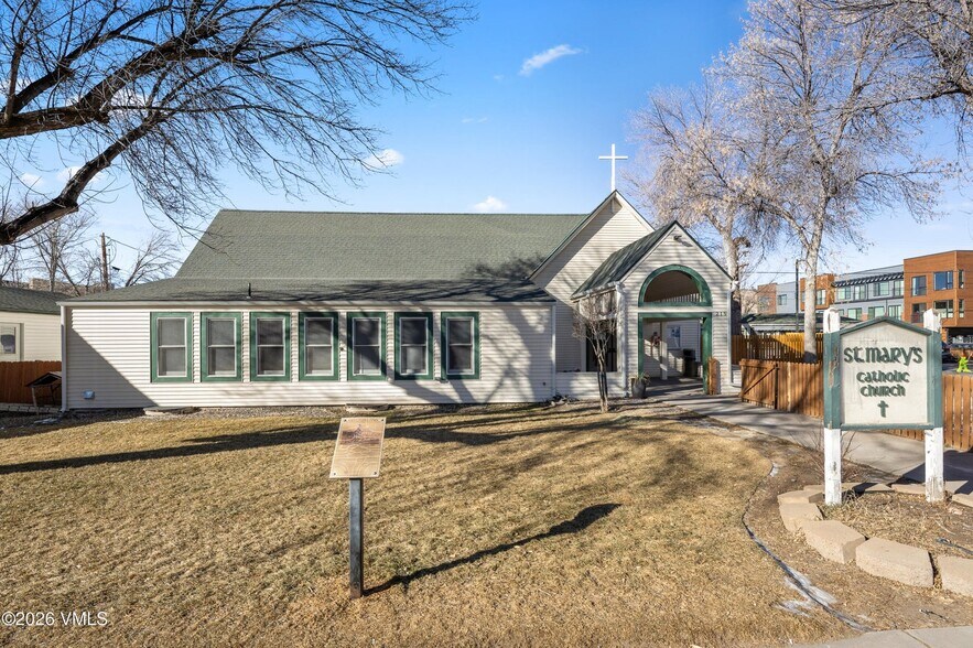 More Photos Of 215 Capitol Street, Eagle Land For Sale