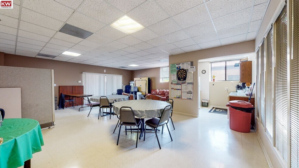 More Photos Of 707-717 N Iowa Ave, Villa Park Office For Sale