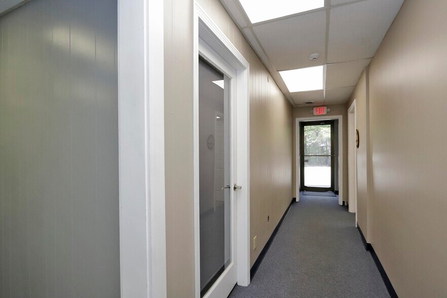 More Photos Of 1 Welby Rd, New Bedford Office For Sale