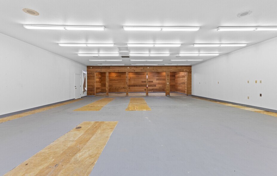 More Photos Of 1195 Newmark Ave, Coos Bay Storefront Retail Residential For Sale