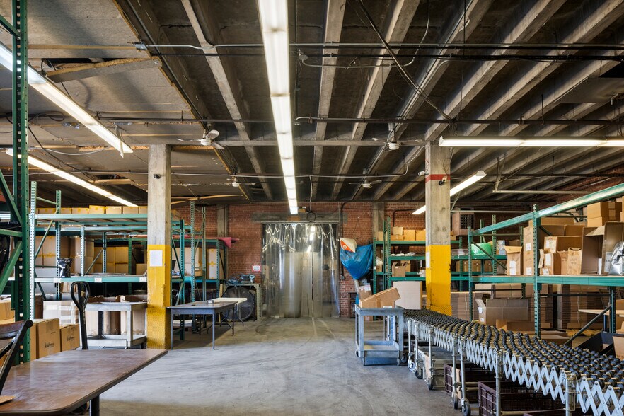 More Photos Of 11 NE 11th St, Oklahoma City Warehouse For Sale