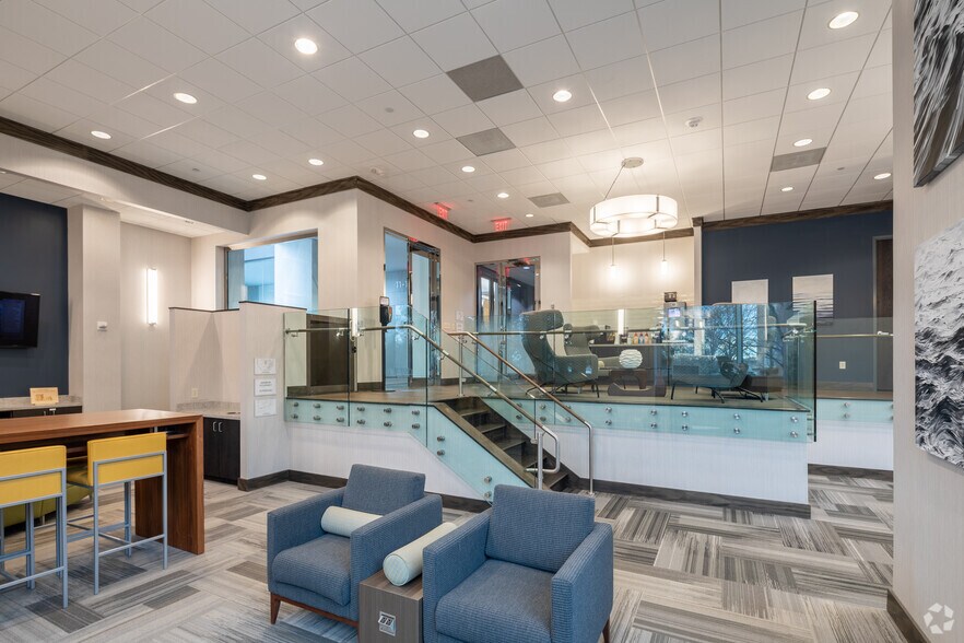 More Photos Of 1040 Crown Pointe Pkwy, Atlanta Unknown For Sale