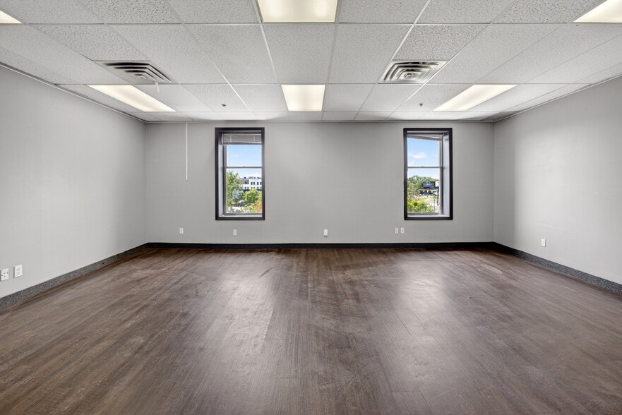 More Photos Of 327-329 W Fayette St, Syracuse Loft Creative Space For Lease