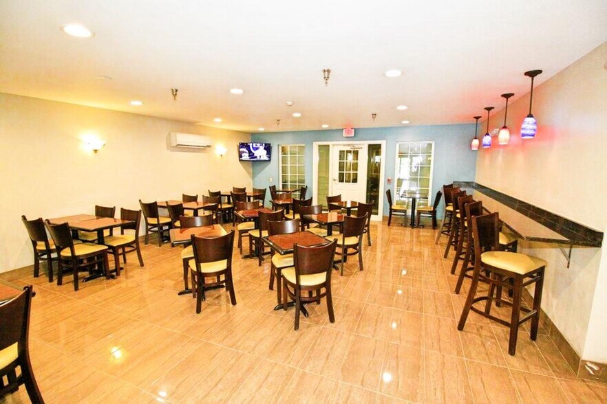 More Photos Of 373 Norwich Westerly Rd, North Stonington Hotel For Sale