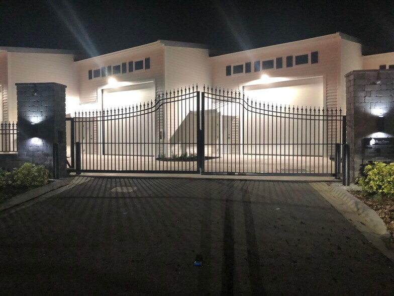 More Photos Of 18948 Tamiami Trl, Fort Myers Self Storage For Sale