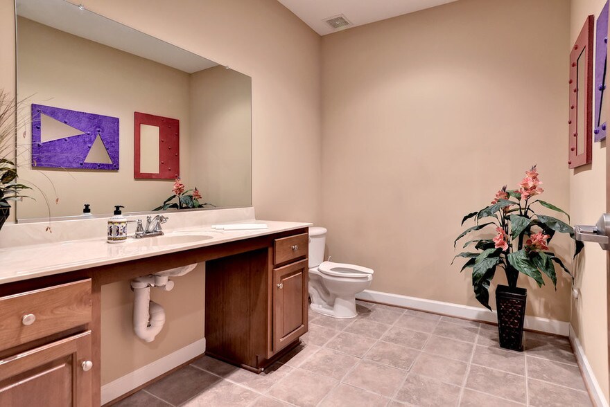 More Photos Of 12610 Patrick Henry Dr, Newport News Office For Sale