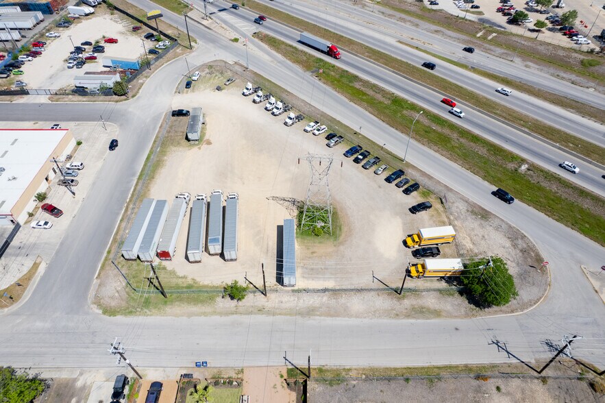 More Photos Of 1330 Seaboard Dr, San Antonio Land For Lease