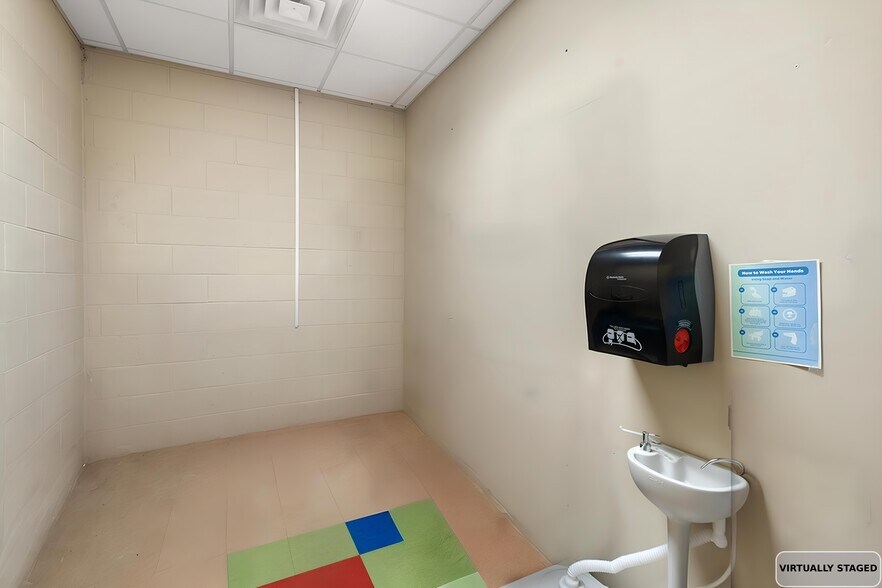 More Photos Of 125 W Exchange Pl, Kalamazoo Medical For Lease