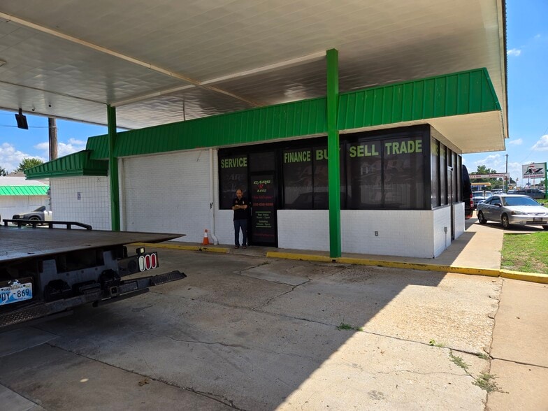 More Photos Of 1800 N Portland Ave, Oklahoma City Convenience Store For Sale