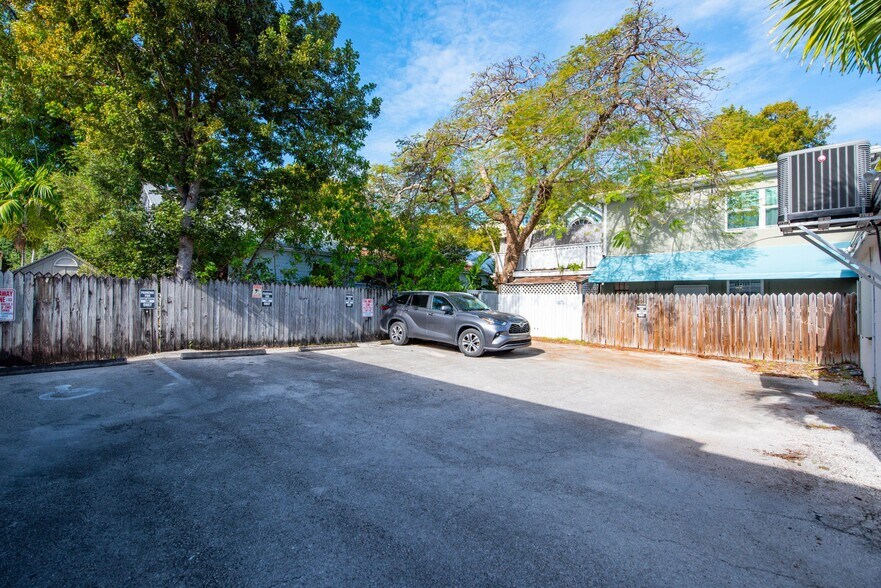 More Photos Of 604 Whitehead St, Key West Medical For Sale