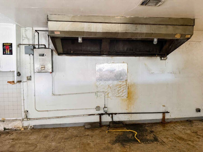 More Photos Of 1614 Pulliam St, San Angelo Office For Sale