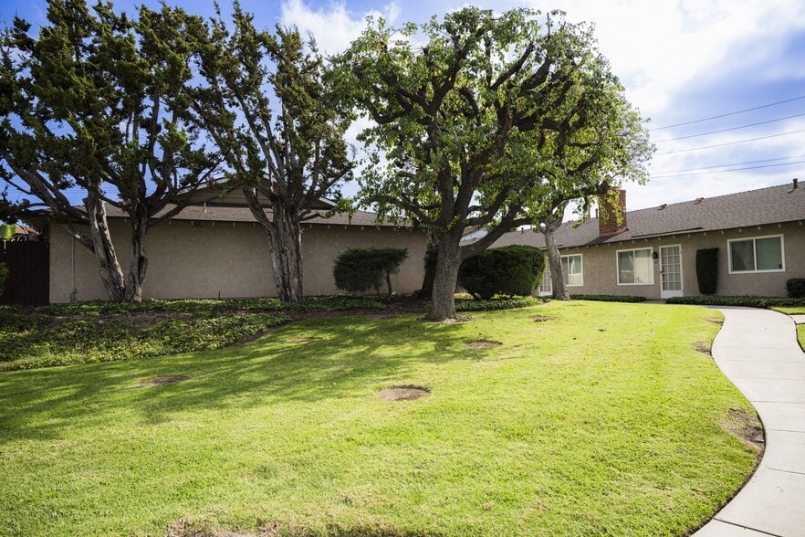 More Photos Of 319 W Lambert Rd, Brea Apartments For Sale