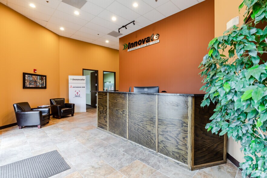 More Photos Of 761 N 17th St, St Charles Light Distribution For Lease