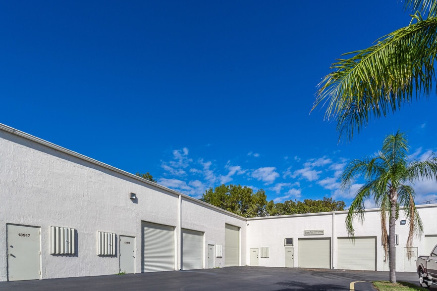 More Photos Of 13957 SW 140th St, Miami Warehouse For Lease