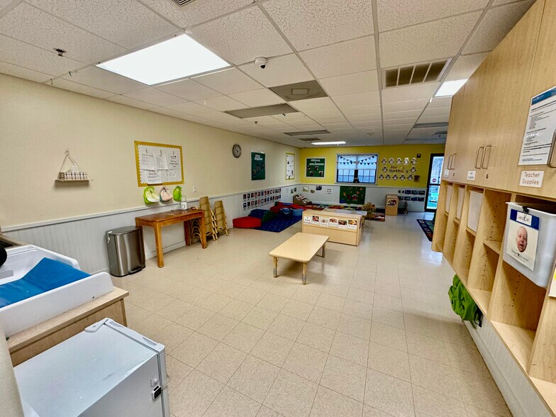 More Photos Of 1301 N Lakeline Blvd, Cedar Park Schools For Lease