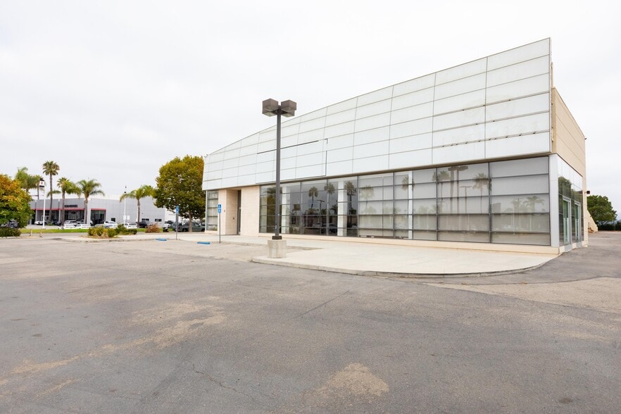More Photos Of 1701 Auto Center Dr, Oxnard Auto Dealership For Sale