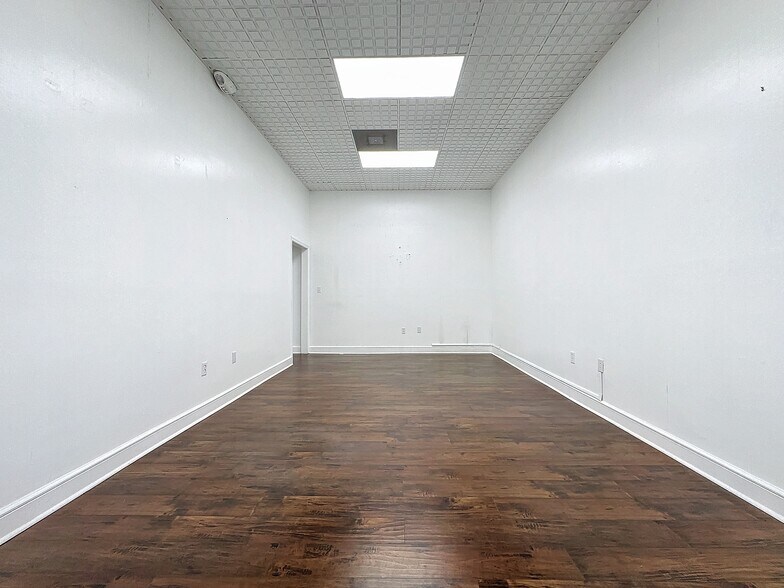 More Photos Of 22 W Monument Ave, Kissimmee Office For Lease