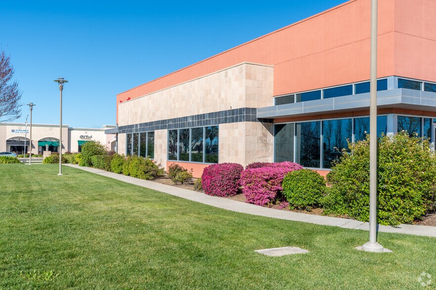 More Photos Of 2280 Del Paso Rd, Sacramento Medical For Sale