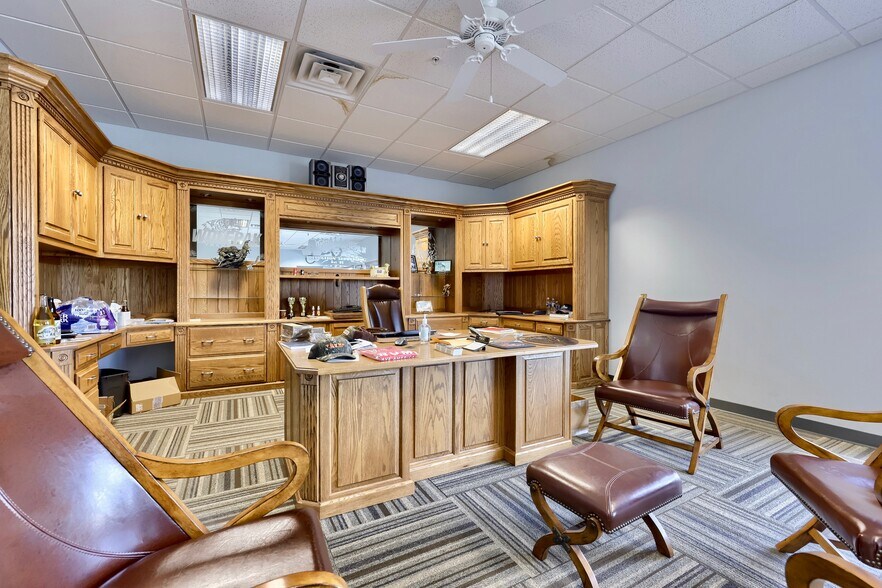 More Photos Of 22 Blackhawk Ln, Elizabethtown Distribution For Sale