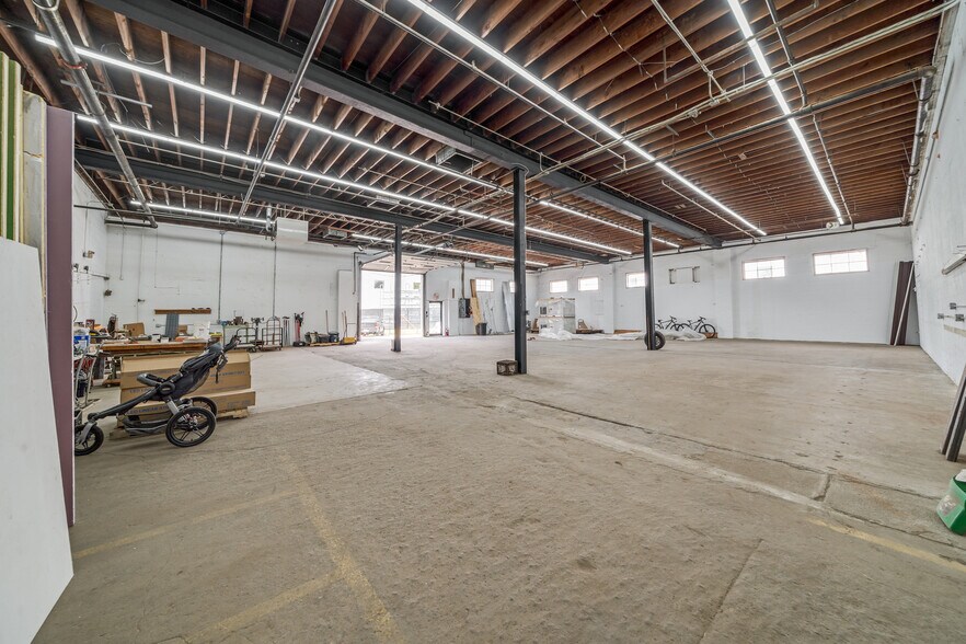More Photos Of 158 W Clinton St, Dover Warehouse For Lease