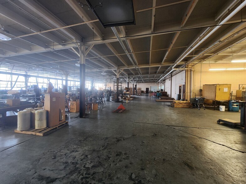 More Photos Of 943 Sanderson Ave, Scranton Warehouse For Sale