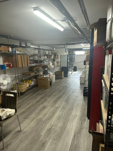 More Photos Of 3066A Hurontario St, Mississauga General Retail For Lease