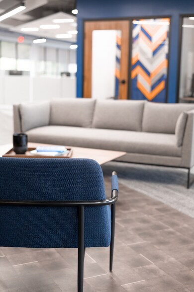 More Photos Of 3315 N Oak Tfwy, Kansas City Office For Lease