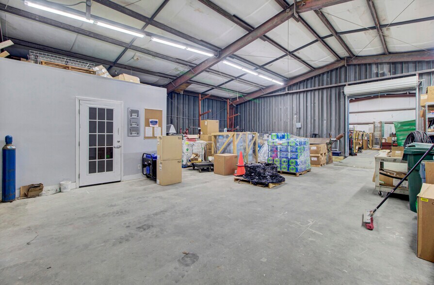 More Photos Of 3806-3816 Ladson Rd, Ladson Flex For Lease
