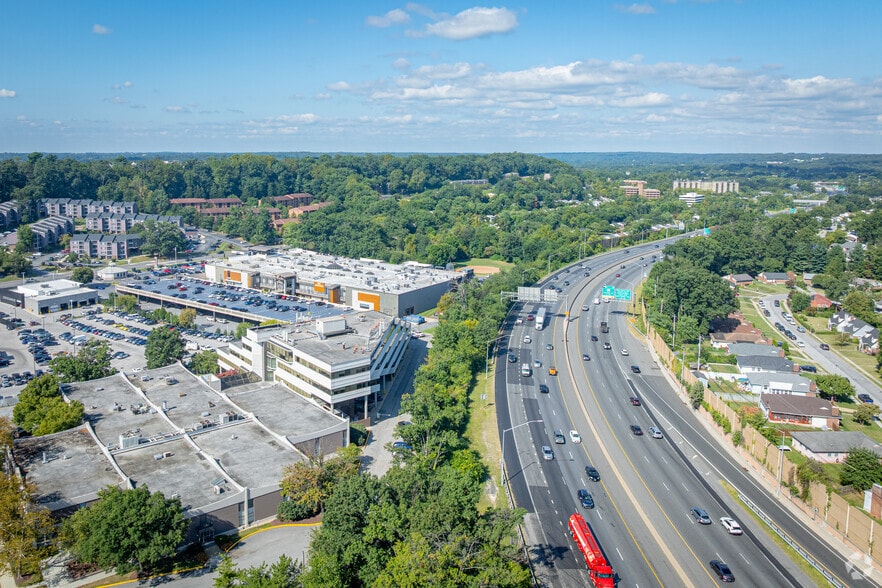 More Photos Of 110 West Rd, Towson Office For Lease