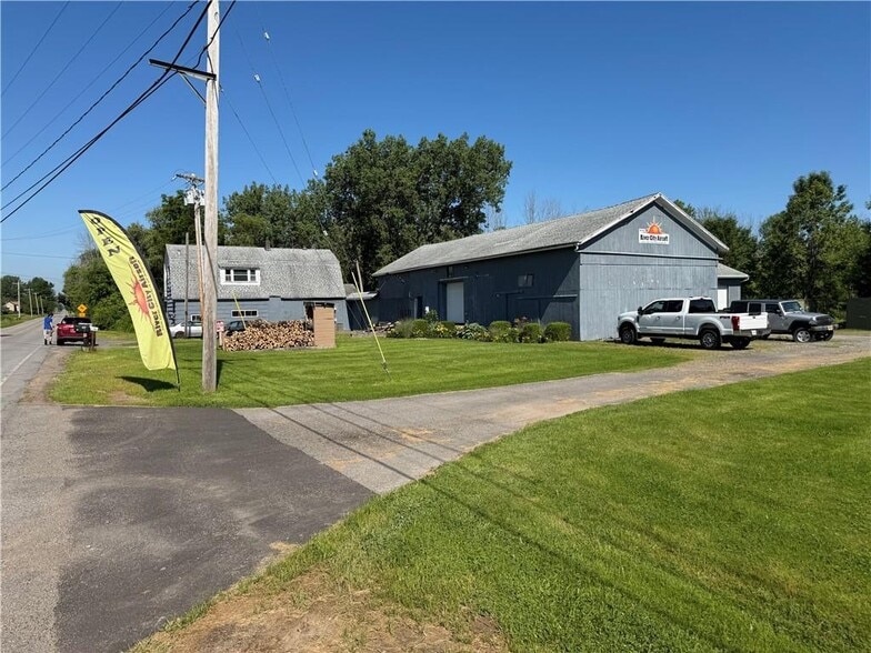 Primary Photo Of 832 Moscow Rd, Hamlin General Retail For Sale