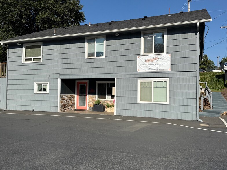 More Photos Of 875 Idylwood Dr SE, Salem Office For Sale